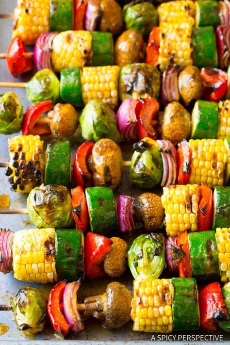 Best Barbecue Recipes - Grilled Fajita Vegetable Skewers - Easy BBQ Recipe Ideas for Lunch, Dinner and Quick Party Appetizers - Grilled and Smoked Foods, Chicken, Beef and Meat, Fish and Vegetable Ideas for Grilling - Sauces and Rubs, Seasonings and Favorite Bar BBQ Tips http://diyjoy.com/best-bbq-recipes Vegetarian Skewers, Grilled Vegetable Kabobs, Resep Vegan, Foods Chicken, Vegetable Ideas, Bbq Tips, Picnic Side Dishes, Smoked Foods, Sommer Mad