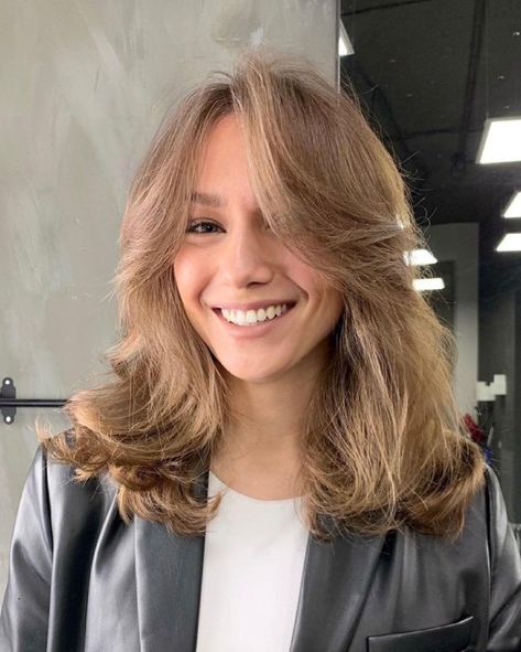 Haircuts For Medium Blonde Hair, Long Curtain Bangs Thick Hair, Medium Length With Curtain Bangs And Layers, Shoulder Length Hair Long Curtain Bangs, Mi Long Haircut, Midi Brown Hair, Medium Length Long Layers Curtain Bangs, Brown Medium Length Hair Curtain Bangs, Unstyled Curtain Bangs Short Hair