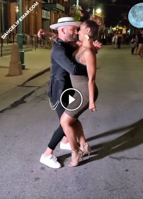 How to Get Ready to Dance in the Street – DanceLifeMap 9gag Amusant, Abgedrehter Humor, Dancing In The Street, New Dance Video, Bachata Dance, Dancers Outfit, Front Yard Landscaping Simple, Cool Dance Moves, Cool Dance