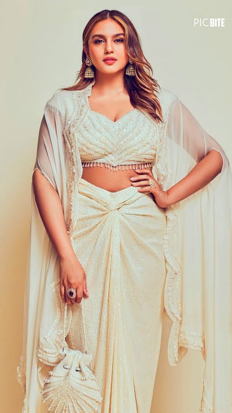 Party Wear, Actresses, Indian Outfits, Huma Qureshi, Indian Gowns, Party Wear Dresses, Bollywood Actress, Wedding Outfit, Indian Actresses