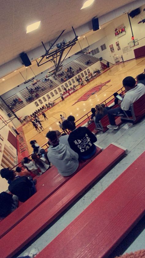 Basketball games 🫶🏾>> High School, Collage, Basketball, School Snaps, Fake Streaks, Basketball Aesthetic, Basketball Game, Basketball Games, Cute Pictures