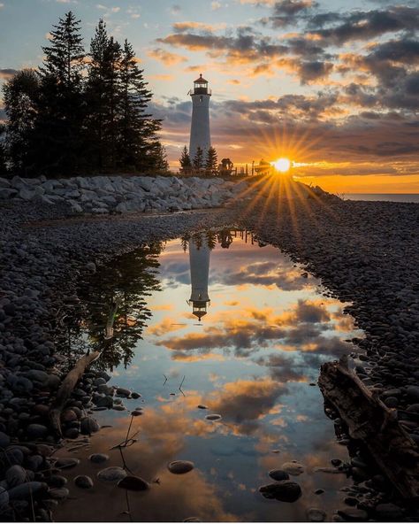 Nature, Crisp Point Lighthouse, Michigan Lighthouses, Willy Ronis, Strange Weather, Lighthouse Pictures, Sea To Shining Sea, Beautiful Lighthouse, Upper Peninsula