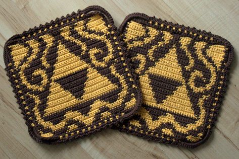 Amigurumi Patterns, Triforce Crochet, Knitting Dishcloth, Geeky Crochet Patterns, Gameboy Cartridge, Zelda Triforce, Crochet Patron, Tapestry Crochet Patterns, Crochet Triangle