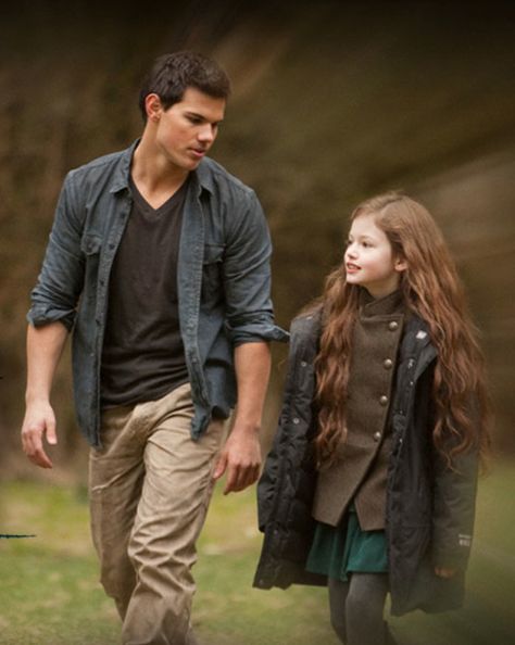 The Twilight Saga: Breaking Dawn (2011-2012) Twilight Jacob And Renesmee, Jacob And Renesmee, Twilight Jacob, Twilight Renesmee, Billy Burke, Twilight Quotes, Twilight Saga Series, Twilight Memes, Twilight Cast