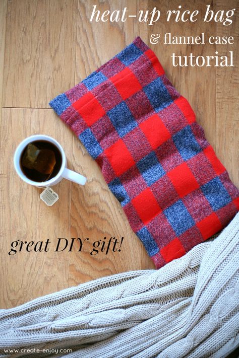 Easy heat-up rice bag and flannel case tutorial! Great DIY gift Upcycling, Couture, Diy Fleece Projects Christmas Gifts, Ideas For Flannel Fabric, How To Make A Rice Bag Heat Pack, Rice Bag With Removable Cover, Rice Warming Bags Diy, Flannel Fabric Projects Diy, Diy Heating Pad Microwavable