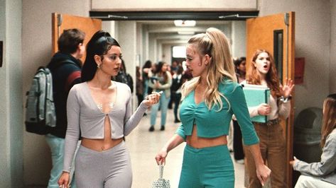 Euphoria season 2 Maddy and Cassie Maddy And Cassie, Highschool Dream, Cassie Euphoria, Euphoria 2, Maddy Perez, Alexa Demie, Halloween Costumes Friends, Sydney Sweeney, Costumes For Women