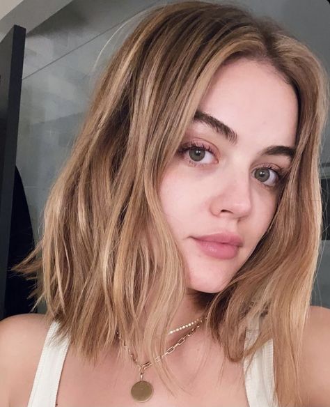 Lucy Hale, Lucy Hale Hair, Face Framing Hair, Balayage Blond, Dirty Blonde Hair, Honey Blonde Hair, Dark Blonde Hair, Short Blonde, Short Blonde Hair