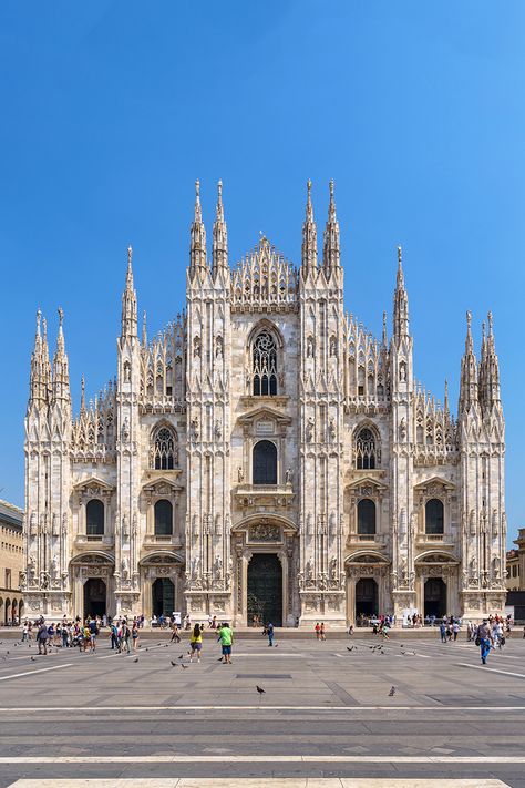 Church Architecture, Cathedral Architecture, Things To Do In Milan, To Do In Milan, Duomo Milan, Duomo Milano, Milan Travel, Milan Cathedral, Italy Aesthetic