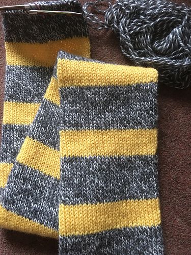 Ravelry: LanyP's Newt Scamander's Hufflepuff Scarf Amigurumi Patterns, Couture, Newt Scamander Scarf, Hufflepuff Scarf, Harry Potter Knit, Valentine Crochet, Easy Scarf Knitting Patterns, Harry Potter Scarf, Crochet Scarf For Beginners