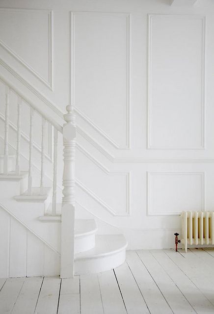 a stunning victorian home in london | Flickr - Photo Sharing! Downton Abbey, Stair Paneling, Hal Decor, London House, Wall Molding, Entry Hall, White Room, Staircase Design, Wainscoting