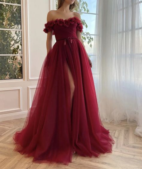 Unique Prom Dresses 2023 Red, Modest Tulle Prom Dress, Red Formal Prom Dresses, Floral Dress Wedding, Vestidos Color Pastel, Prom Dresses Floral, Floral Dress Wedding Guest, Off Shoulder Tulle, Flower Prom Dress