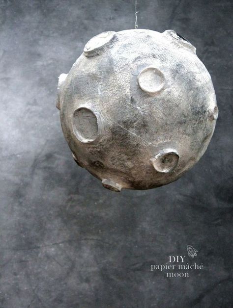 Sun Paper Mache, Paper Mache Moon, Galactic Starveyors Vbs 2017, Diy Paper Mache, مشروعات العلوم, Sistem Solar, Outer Space Party, Moon Party, Space Birthday Party