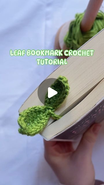 Elisabetta on Instagram: "🌱📚📖 . . . #crochet #crochetpattern #crochettutorial #bookmark #bookmarkcrochet #leaf #leaves #handmade #reels #palermo" Amigurumi Patterns, Leaf Bookmark Crochet, How To Crochet A Bookmark, Crochet Leaf Bookmark, Bookmark Crochet Tutorial, Leaves Crochet, Leaf Bookmark, Crochet Leaf, Bookmark Crochet