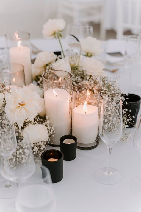 Cheap White Wedding Decor, Black And Pearls Wedding, Table Set Ups For Weddings, Black And White Candle Centerpieces, White Black And Beige Wedding, Wedding Table Centerpieces Black And White, White And Black Theme Wedding, Pearl Black And White Wedding, Round Table Black And White Wedding