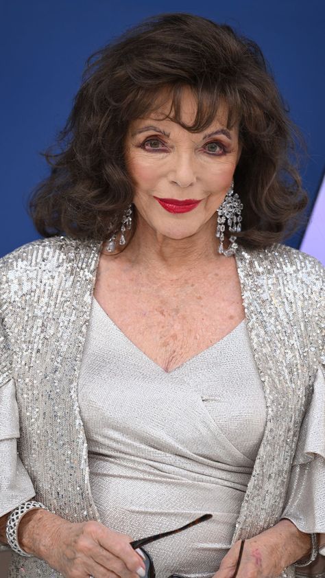 Celebrity Style, Dame Joan Collins, Joan Collins, Gen Z, Celebrity Gossip, Celebrity News, Red Carpet, Old School, Royalty