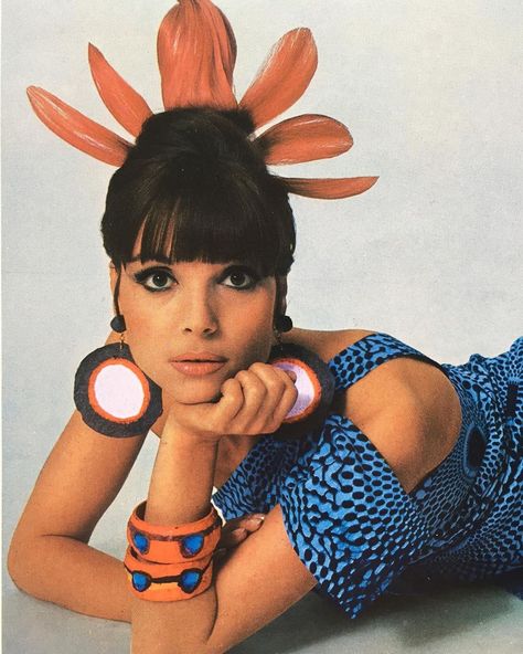 A l’africaine 🧡 . Elsa Martinelli photographed by Willy Rizzo - Vogue Paris July 1967 from my collection. 💙🌸🧡 . "Elsa Martinelli en robe… Paris, Vogue Paris, Celebrity Style, Vogue, Elsa Martinelli, Fashion Photos, My Collection, Celebrity Fashion, Fashion Photo