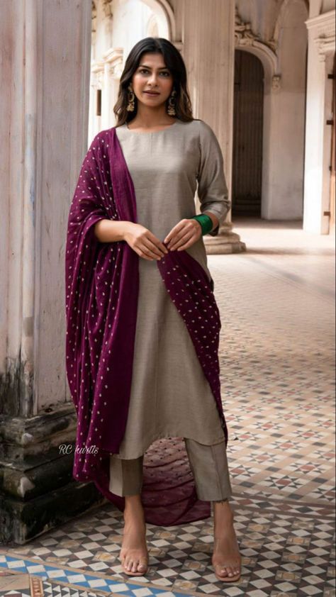 https://www.instagram.com/p/CxWAPD3yM2y/?igshid=MzRlODBiNWFlZA== Elegant Kurtas For Women, Silk Salwar Patterns, Pant Kurti Designs Latest, Desi Look, Formal Suits For Women, Kurta Pants, Silk Kurti Designs, Chanderi Kurta, Simple Kurta Designs