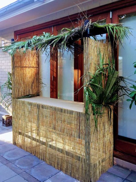 Havana Nights Bar Decor, Tropical Jungle Theme Party, Tropical Island Decorations, Tikki Bar Ideas For Party, Tropical Island Party Decorations, Tropical Party Decorations Hawaiian Luau, Tiki Beach Party, Beach Hawaiian Party, Palm Tree Party Decor