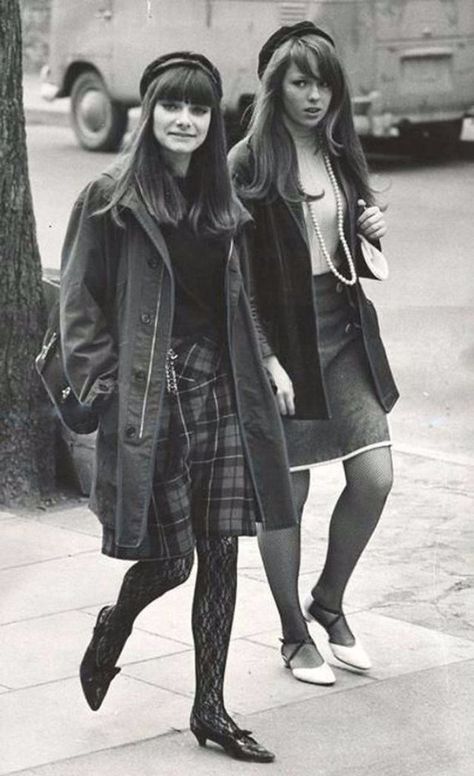 1960s Fashion | sally__ | Flickr 70s Mode, Style Année 60, Style Année 70, 60’s Fashion, Fashion 60s, Hippie Man, 60s 70s Fashion, Mod Girl, Fashion 90s