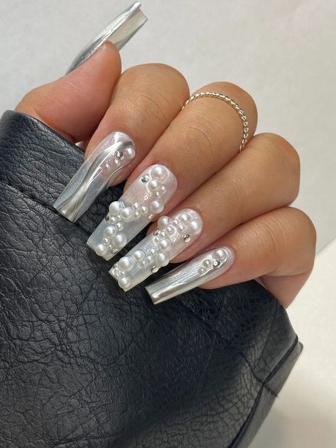 White Chrome Nails, Prom 23, Bday Nails, Nails Luxury, Chrome Nails Designs, Acrylic Press On Nails, White Chrome, Accessory Ideas, Chrome Silver