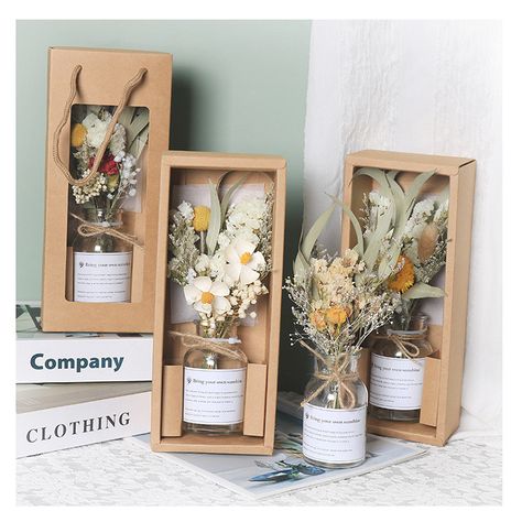 Flower Mothers Day, Dried Flowers Crafts, Wedding Tableware, Flower Gift Ideas, Dried Bouquet, Flowers Bouquet Gift, Lighted Ornaments, Flower Packaging, Decorating With Christmas Lights