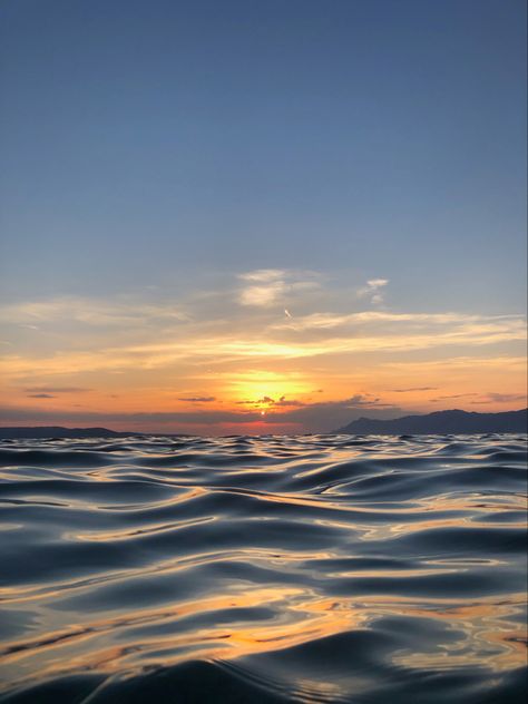 Water Waves Photography, Sea Sunset Aesthetic Wallpaper, Ocean Aesthetic Photos, Wave Pictures Ocean, Waves Pictures Ocean, Sunset Waves Aesthetic, Ocean Waves Reference, Waves At Sunset, Water Sunset Aesthetic