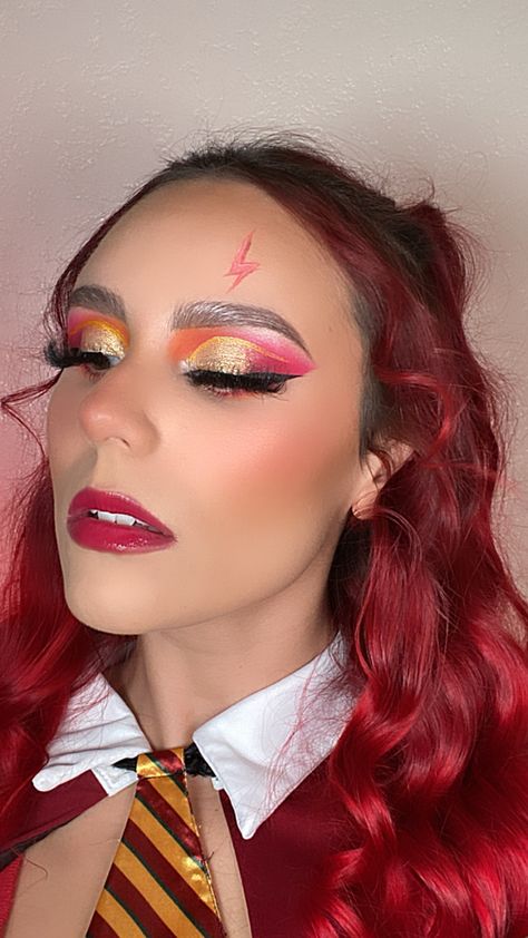 #harrypotterfan #cosplay #halloweenmakeup #gryffindor #makeupartist #wizardingworldofharrypotter Harry Potter Makeup Looks Gryffindor, Harry Potter Makeup Looks, Gryffindor Makeup, Harry Potter Eyeshadow, Maquillage Harry Potter, Harry Potter Hairstyles, Harry Potter Makeup, Harry Potter Nails, Harry Potter Printables