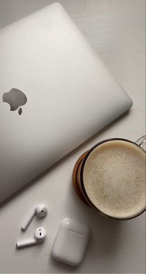 Macbook And Coffee Aesthetic, Aesthetic Beige, Cream Aesthetic, Aesthetic Coffee, Foto Ideas Instagram, Beige Aesthetic, Branding Photoshoot, Brown Aesthetic, Foto Inspiration