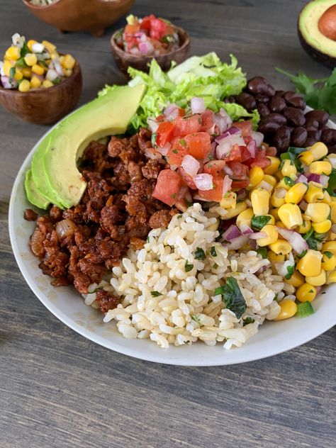 Meat And Rice Bowl, Pescatarian Chipotle Bowl, Chili Rice Bowl, Burrito Bowl Beef Recipe, Meat And Veggie Bowls, Beef And Veggie Bowl, Quinoa And Brown Rice Bowls, Brown Rice Bowl Vegetarian, White Rice Bowl Recipes