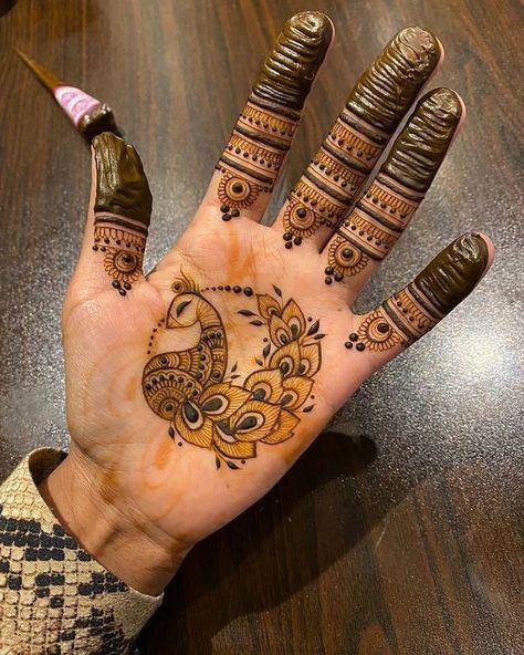 Peacock Henna, Peacock Mehndi Designs, Palm Mehndi Design, Simple Mehendi Designs, मेहंदी डिजाइन, Finger Henna Designs, Very Simple Mehndi Designs, Simple Mehndi Designs Fingers, Mehndi Designs For Kids