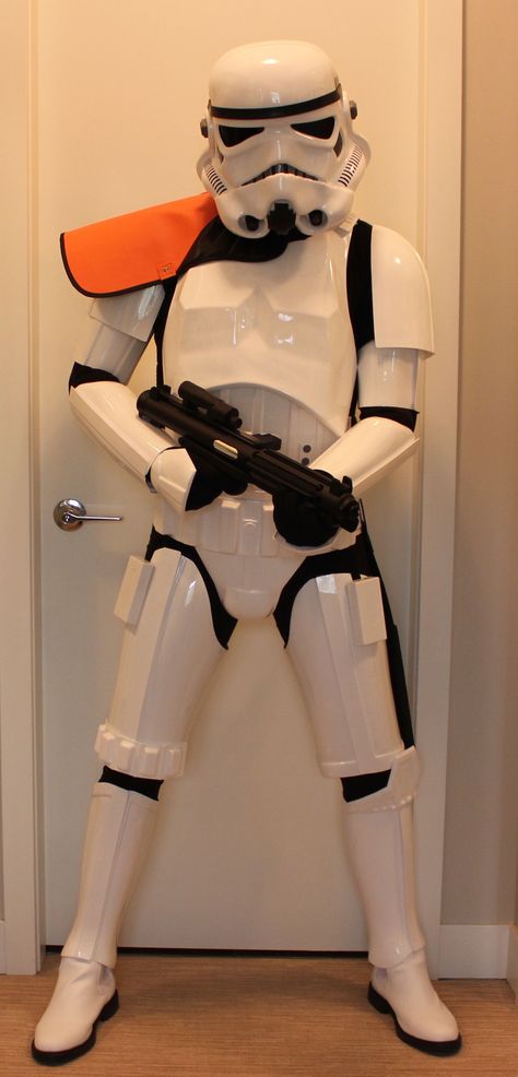 Stormtrooper Diy Costume, Storm Trooper Cosplay, Diy Storm Trooper Costume, Scout Trooper Costume, Storm Trooper Halloween Costume, Clone Trooper Costume, Stormtrooper Cosplay, Star Wars Fancy Dress, Star Wars Helmets