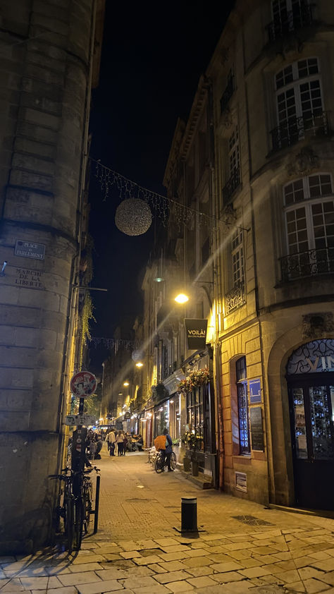 Streets of Bordeaux at night Madrid, City Street Aesthetic Night, Streets Of Paris At Night, Bordeaux Aesthetic, Madrid At Night, France Streets, Aesthetic Cities, Europe Night, Pretty City