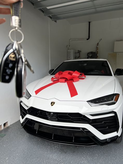 Urus Aesthetic, Lamborghini Urus Aesthetic, Lamb Truck, Baddie Accessories, Weave Hairstyles Braided, Thug Girl, Dream Cars Mercedes, Lamborghini Urus, Kodak Black