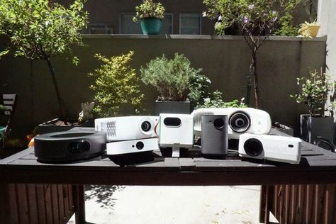 Movie Projector Outdoor, Mobile Projector, Wireless Projector, Best Projector, Outdoor Projector, Backyard Movie Nights, Lcd Projector, Backyard Movie, Pergola Ideas