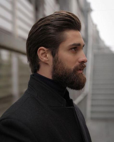 A complete guide to stylish haircuts for thick-haired men 15 ideas Men's Beard Styles, Medium Beard Styles, Beard Styles Bald, Stylish Beards, Man Lifestyle, Beard Trend, Mens Beard Grooming, Long Beard Styles, Beard Designs