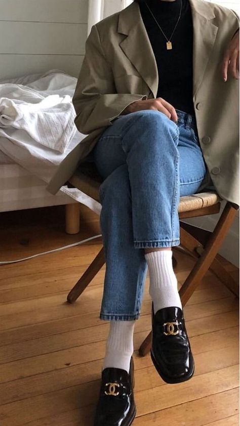 Loafer White Socks Outfit, Chanel Loafer Outfit, Socks In Loafers, Loafers And White Socks Outfit, Dress And Socks Outfit, Outfit With White Socks, Fall Winter Outfits Casual Chic, Women’s Loafers Dress Outfit, White Socks And Loafers Outfit