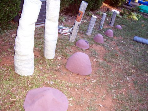 Make Giant Mushrooms tutorial How To Make A Giant Mushroom, Diy Huge Mushroom, Diy Light Up Mushrooms, Diy Giant Mushroom Prop, Diy Large Mushrooms, Diy Giant Mushroom, Giant Mushrooms Diy, Diy Mushroom Garden Decor, Mushroom Prop