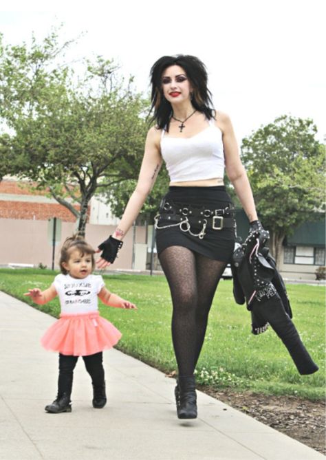 Punk Mom, Pregnacy Outfits, Punk Culture, Mommy Outfits, Glam Metal, Punk Girl, Punk Outfits, Alt Fashion, Gothic Outfits