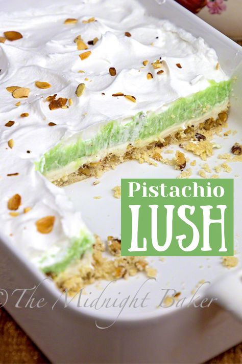 Essen, Pistachio Lush Recipe, Pistachio Lush, Lush Dessert, Green Dessert, Lush Cake, Pistachio Dessert, Bbq Parties, Pistachio Recipes