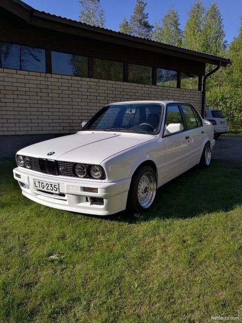 1989 BMW 325i (E30) 1989 Bmw 325i, Bmw 120, 325i E30, Bmw Drift, Bmw White, Vintage Bmw, Bmw Vintage, Bmw Black, Bmw 325