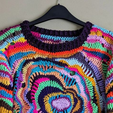 Freeform Crochet Sweater, Freeform Crochet Clothes, Scrap Yarn Crochet Hat, Scrap Crochet Sweater, Scrap Yarn Sweater Crochet, Crochet Scrap Yarn Sweater, Scrap Yarn Projects Crochet, Freeform Crochet Tutorial, Scrap Yarn Sweater