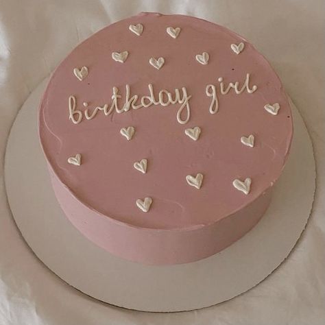 Simple Birthday Cake Pink, Girl Birthday Cakes Simple, Small 18th Birthday Cake, 17 Th Birthday Ideas Cake, Bday Cakes Aesthetic Pink, Birthday Cake Inspo Simple, Pink 19th Birthday Cake, Pink Simple Birthday Cake, Pink Bday Cake Aesthetic