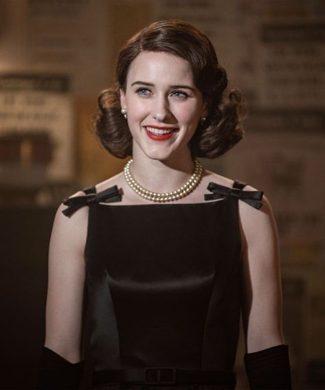 Why Midge Never Got A Dramatic Breakup Haircut On The Marvelous Mrs. Maisel #refinery29 https://www.refinery29.com/en-us/2019/08/241641/the-marvelous-mrs-maisel-midge-hairstyle-meaning Christopher Reeves, Alex Borstein, Amy Sherman Palladino, The Marvelous Mrs. Maisel, The Marvelous Mrs Maisel, Marvelous Mrs Maisel, Mrs Maisel, Big Tv, Rachel Brosnahan