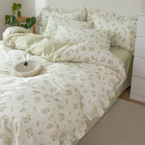 PRICES MAY VARY. 【𝗠𝗮𝘁𝗲𝗿𝗶𝗮𝗹】Premium Cotton.Make Duvet Cover and Pillowcases Ultra-soft, Breathable, Comfortable, Lightweight, Durable and Easy Care, Offer You Good a Sleeping. 【𝗥𝗼𝗺𝗮𝗻𝘁𝗶𝗰 𝗣𝗿𝗶𝗻𝗰𝗲𝘀𝘀 𝗦𝘁𝘆𝗹𝗲】Shabby chic floral prints with beautiful handmade ruffles,made this bedding set more elegant and unique.Princess style dreamy floral bedding for girls female that love flowers. 【𝟯𝗣𝗖𝗦】Twin Size: 1 Duvet Cover (68"x86") and 2 Pillow Shams (20"x26") ➤➤➤𝗖𝗼𝗺𝗳𝗼𝗿𝘁𝗲? Green Floral Bedding, Ruffle Bedspread, Chic Apartment Decor, Floral Print Bedding, Flower Duvet Cover, Ruffle Duvet Cover, Ruffle Duvet, Floral Bedspread, Bedroom Redesign