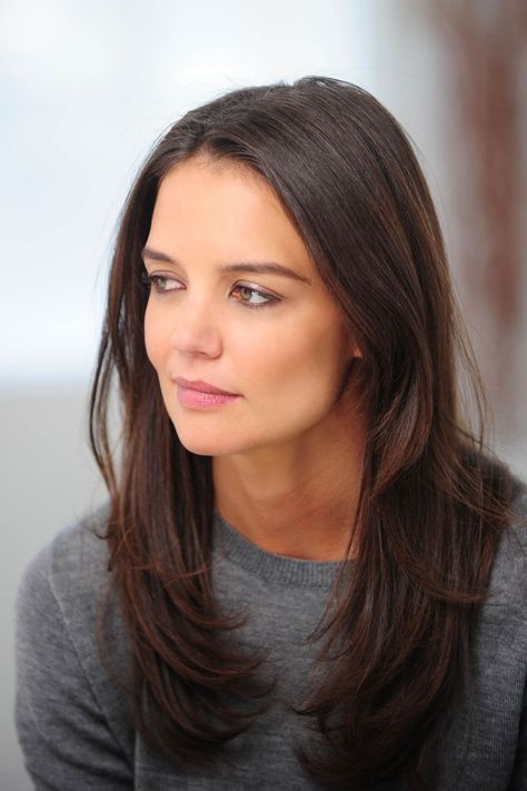 Katie Holmes Hair Long, Katie Holmes Haircut, Katie Holmes Hair, Kate Holmes, Katie Homes, Haircut Brunette, The Hunting Party, Katie Holmes Style, Warm Brunette