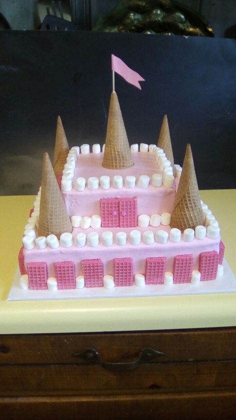 Easy Princess Birthday Cake, Princess Cake 3rd Birthday, Princess Castle Cake Diy, Homemade Princess Cake, Princess Castle Cake Easy, Diy Castle Cake, Easy Pink Birthday Cake, Princess Birthday Sheet Cake, Princess Cake Diy