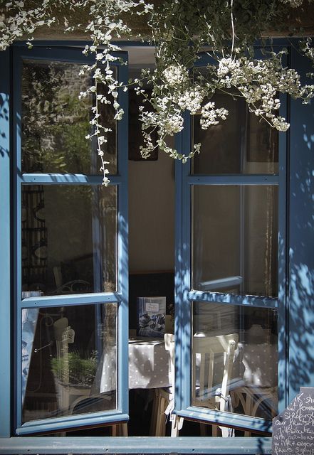 Ramen, Blue Cottage, Beautiful Windows, Window View, Through The Window, Future House, Interior Exterior, Windows And Doors, Beautiful Places