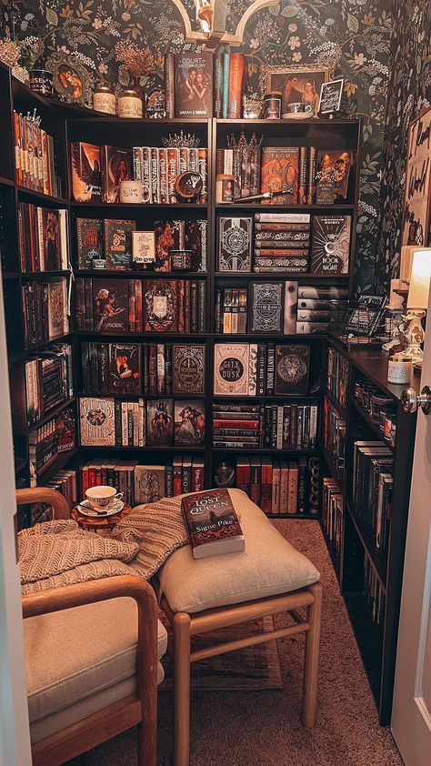 Seems like a good day to spend in the library. 😌🖤 • #bookish #bookstagram #bookstagrammer #bookaddict #prettybooks #library #librarygoals #… | Instagram Home Libraries, Dream Library, Dream Home Library, Home Library Rooms, Bookshelf Inspiration, Renovation Budget, Library Aesthetic, Home Library Design, Dark Home