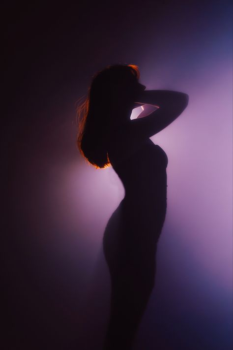 Dark Sillhoute Aesthetic, Studio Silhouette Photography, Shadow Silhouette Photography, Dramatic Light Photography, Nude Color Art Photography, Silhouette Photography Aesthetic, Physique Photoshoot, Silhouette Photoshoot, Spiritual Photography