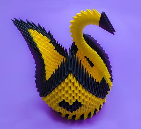 Easy to follow tutorial video on how to make a 3D origami Black and Yellow Swan. Looks amazing and is really simple to make! Fimo, Swan Sculpture, Diy Suncatchers, Origami Videos, Origami And Kirigami, Origami Paper Art, Origami 3d, 3d Tutorial, Cardboard Art